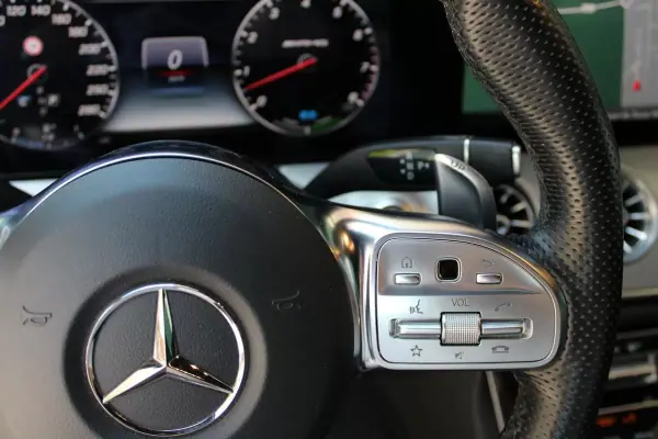 Mercedes-Benz CLS 53 AMG 2019 - 62500 EUR, 99945 km - AUTO.MOTO.pt - 99945km - foto 39 de 58