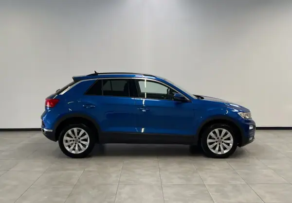 Volkswagen T-Roc 2021 - 15500 EUR, 116000 km - AUTO.MOTO.pt - 116000km - foto 8 de 19