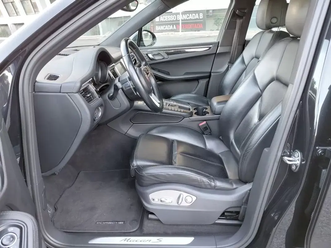 Porsche Macan 2014 - 39500 EUR, 168209 km - AUTO.MOTO.pt - 168209km - foto 21 de 37