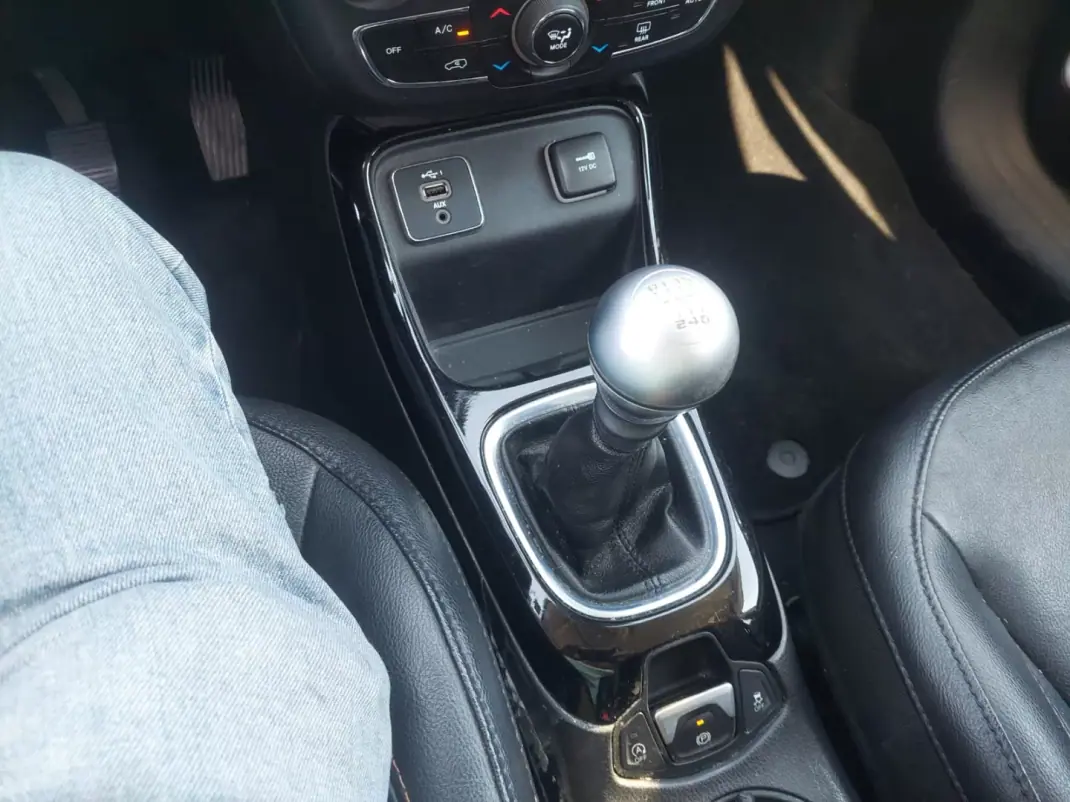 Jeep Compass 2019 - 16500 EUR, 145500 km - 145500km - foto 8 de 10