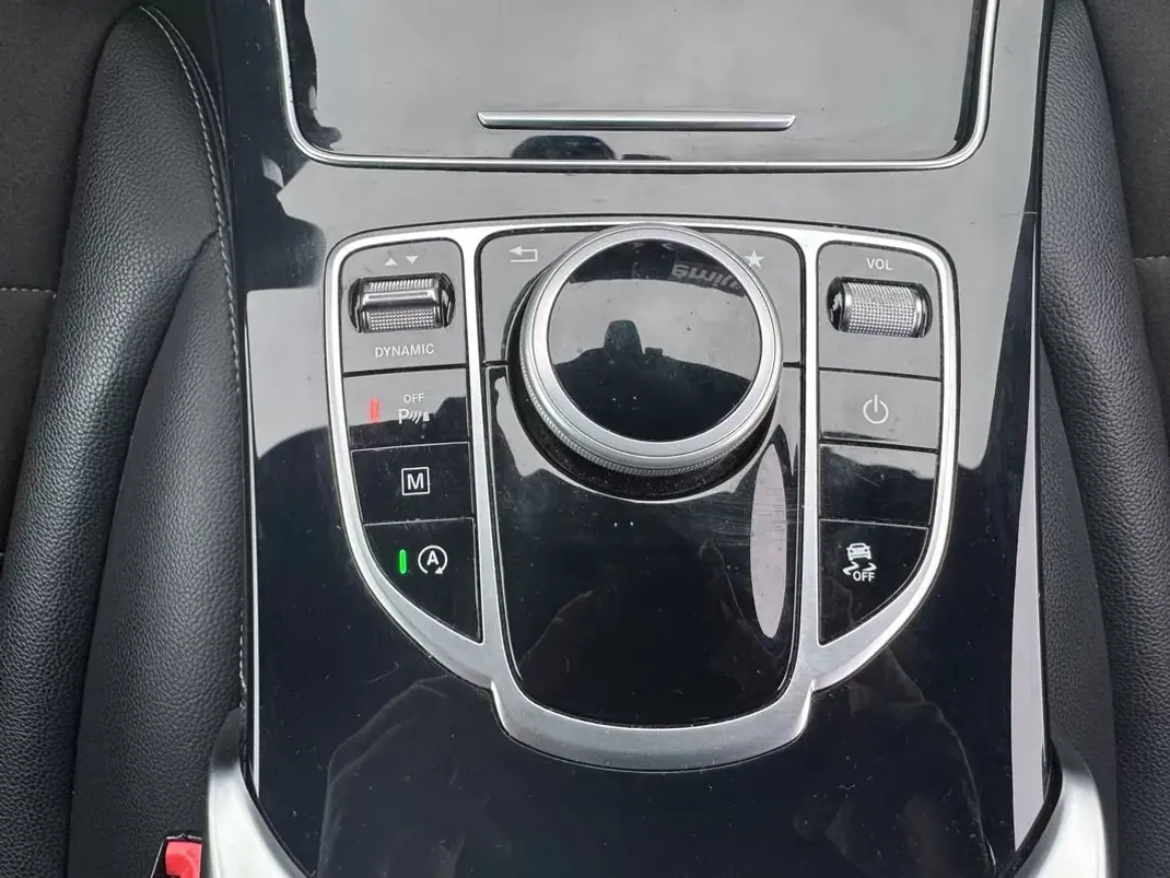 Mercedes-Benz GLC 250 2018 - 34900 EUR, 112000 km - AUTO.MOTO.pt - 112000km - foto 17 de 27