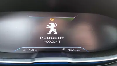 Peugeot 3008 2023 - 28490 EUR, 45254 km - AUTO.MOTO.pt - 45254km - foto 8 de 9