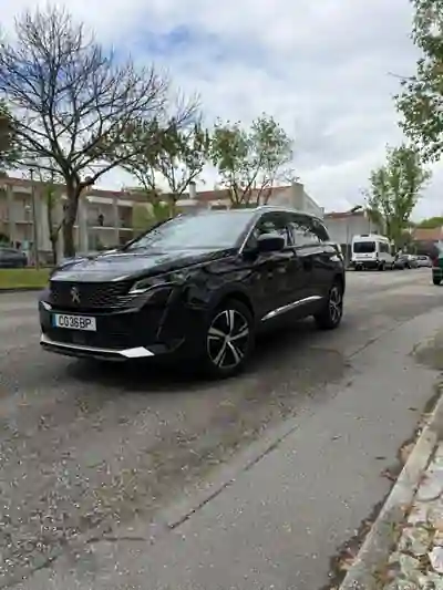 Peugeot 5008 2023 - 26250 EUR, 24716 km - AUTO.MOTO.pt - 24716km - foto 1 de 15