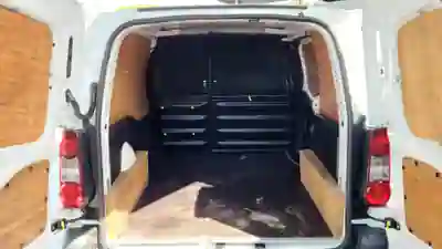 Citroën Berlingo 2017 - 10490 EUR, 225000 km - AUTO.MOTO.pt - 225000km - foto 15 de 15