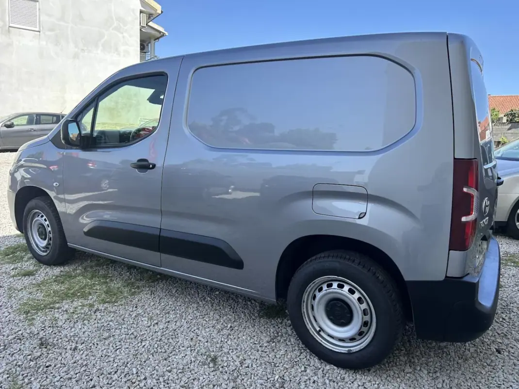 Toyota PROACE City EXCLUSIVE 2022 - 13750 EUR, 164475 km - AUTO.MOTO.pt - 164475km - foto 14 de 16