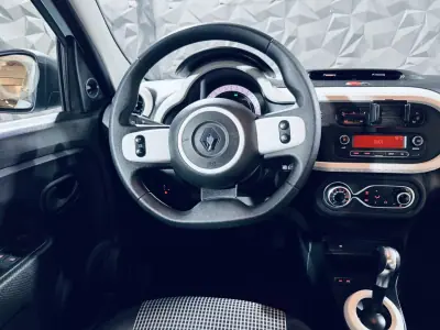 Renault Twingo 2023 - 16990 EUR, 16461 km - AUTO.MOTO.pt - 16461km - foto 13 de 28