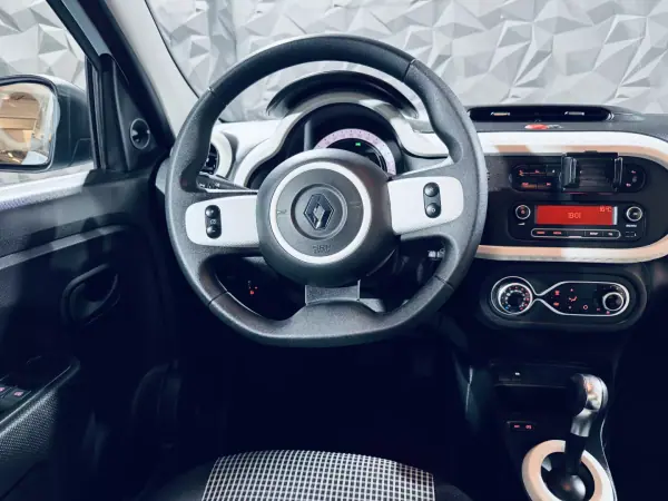 Renault Twingo 2023 - 16990 EUR, 16461 km - AUTO.MOTO.pt - 16461km - foto 13 de 28