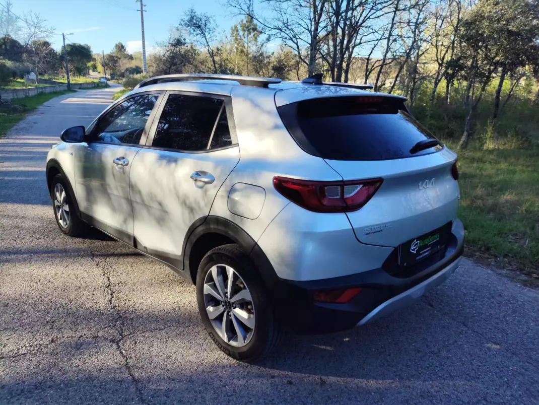 Kia Stonic 2025 - 17250 EUR, 22410 km - AUTO.MOTO.pt - 22410km - foto 9 de 20