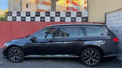 Volkswagen Passat Variant 2021 - 20400 EUR, 128500 km - AUTO.MOTO.pt - 128500km - foto 3 de 12