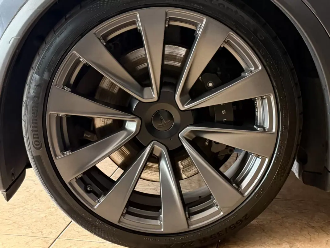 Tesla Model X 2023 - 75000 EUR, 99874 km - AUTO.MOTO.pt - 99874km - foto 5 de 14