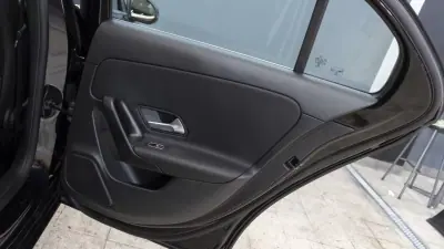 Mercedes-Benz A 250 2021 - 22900 EUR, 125000 km - AUTO.MOTO.pt - 125000km - foto 9 de 37