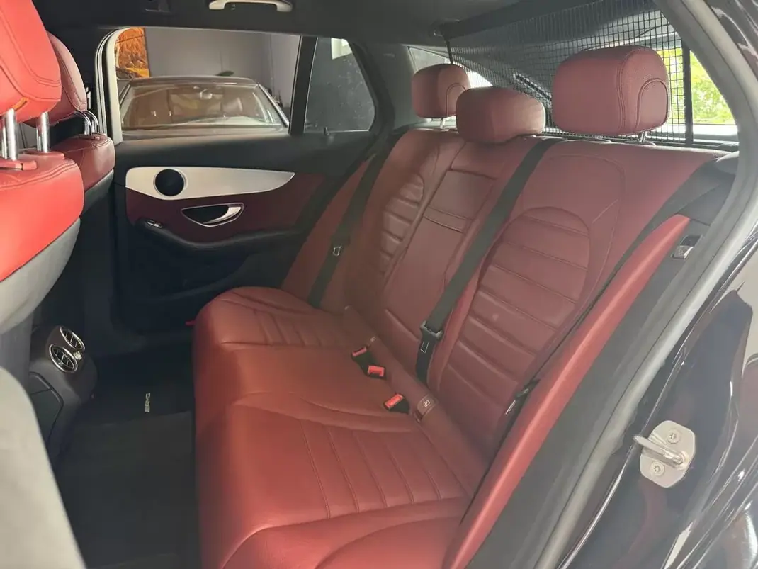 Mercedes-Benz C 300 2016 - 18900 EUR, 197352 km - 197352km - foto 9 de 20