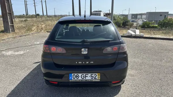 SEAT Ibiza 2008 - 3950 EUR, 125000 km - AUTO.MOTO.pt - 125000km - foto 7 de 23