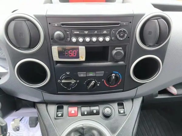 Citroën Berlingo 1.6 HDI L2 3L FRIO + ISOTERMICA 2016 - 14950 EUR, 292742 km - AUTO.MOTO.pt - 292742km - foto 29 de 43