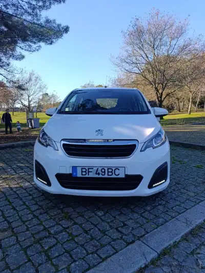 Peugeot 108 2019 - 10900 EUR, 69649 km - AUTO.MOTO.pt - 69649km - foto 2 de 15