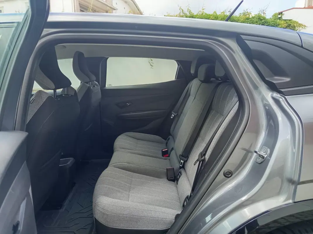 Renault Mégane E-Tech 2022 - 20490 EUR, 95500 km - AUTO.MOTO.pt - 95500km - foto 11 de 19