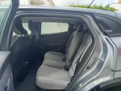 Renault Mégane E-Tech 2022 - 20490 EUR, 95500 km - AUTO.MOTO.pt - 95500km - foto 11 de 19