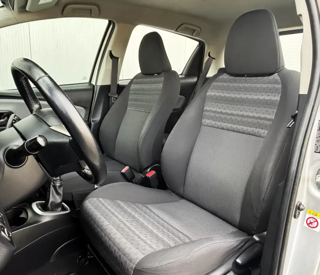 Toyota Yaris 2016 - 13500 EUR, 135000 km - AUTO.MOTO.pt - 135000km - foto 10 de 35