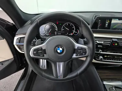 BMW 520 2019 - 30990 EUR, 98500 km - AUTO.MOTO.pt - 98500km - foto 17 de 44
