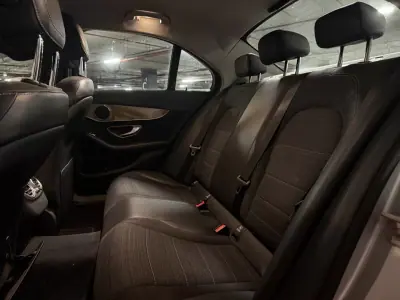 Mercedes-Benz C 180 2015 - 12000 EUR, 280000 km - AUTO.MOTO.pt - 280000km - foto 6 de 9