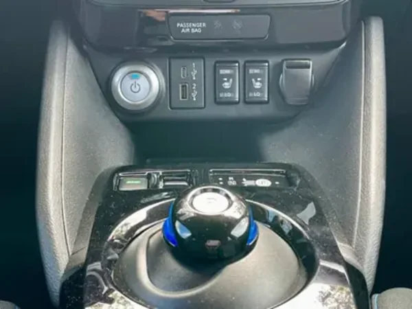 Nissan Leaf 2022 - 24280 EUR, 11090 km - AUTO.MOTO.pt - 11090km - foto 24 de 38