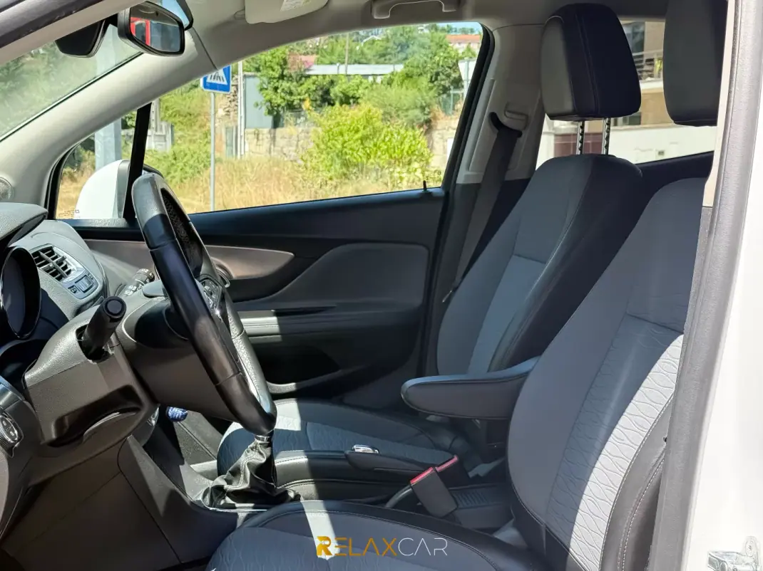 Opel Mokka 2016 - 13500 EUR, 113400 km - AUTO.MOTO.pt - 113400km - foto 9 de 20