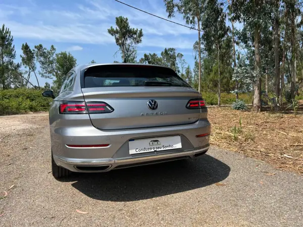 Volkswagen Arteon Shooting Brake 2021 - 27900 EUR, 89450 km - AUTO.MOTO.pt - 89450km - foto 7 de 43