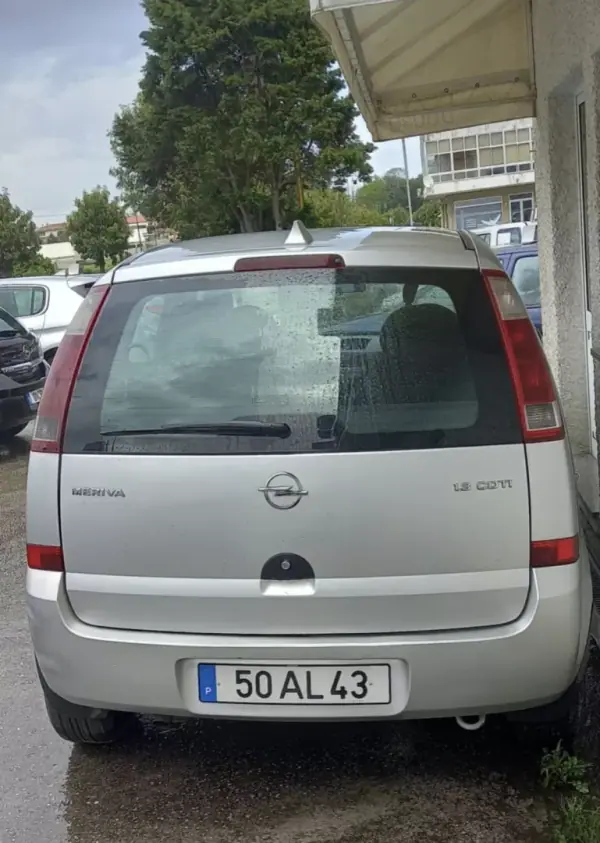 Opel Meriva 2005 - 4490 EUR, 248878 km - AUTO.MOTO.pt - 248878km - foto 4 de 10