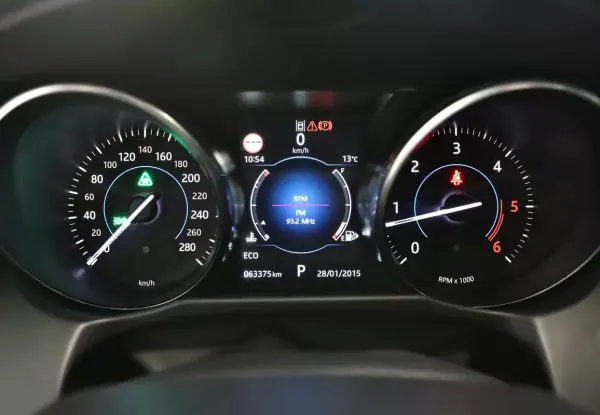 Jaguar XF 2016 - 25900 EUR, 63375 km - AUTO.MOTO.pt - 63375km - foto 15 de 36