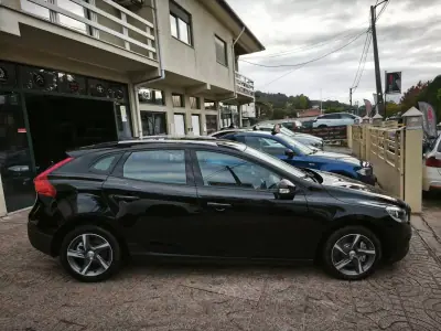 Volvo V40 Cross Country 2017 - 18500 EUR, 100000 km - AUTO.MOTO.pt - 100000km - foto 6 de 34