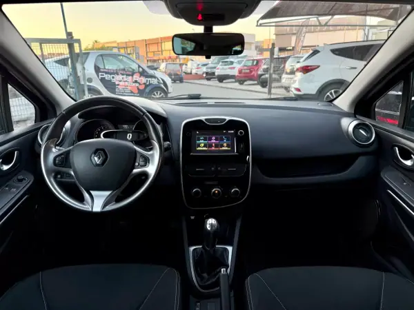 Renault Clio 2018 - 11950 EUR, 88000 km - AUTO.MOTO.pt - 88000km - foto 5 de 15