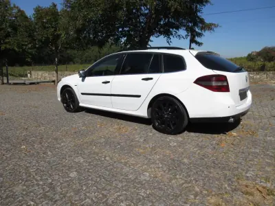 Renault Laguna Break 2011 - 6990 EUR, 290000 km - foto 5 de 47