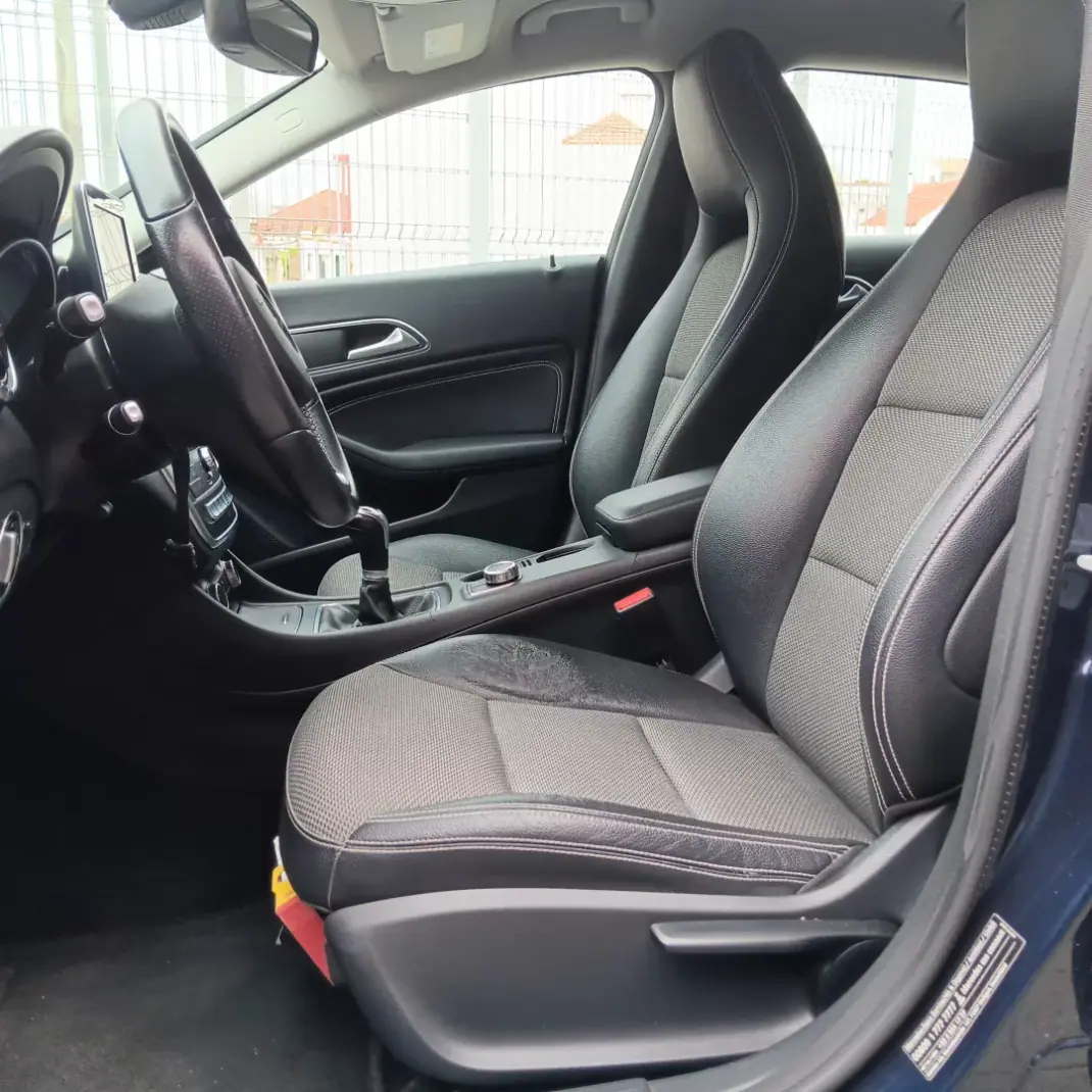 Mercedes-Benz CLA 180 2017 - 18500 EUR, 182678 km - AUTO.MOTO.pt - 182678km - foto 20 de 23
