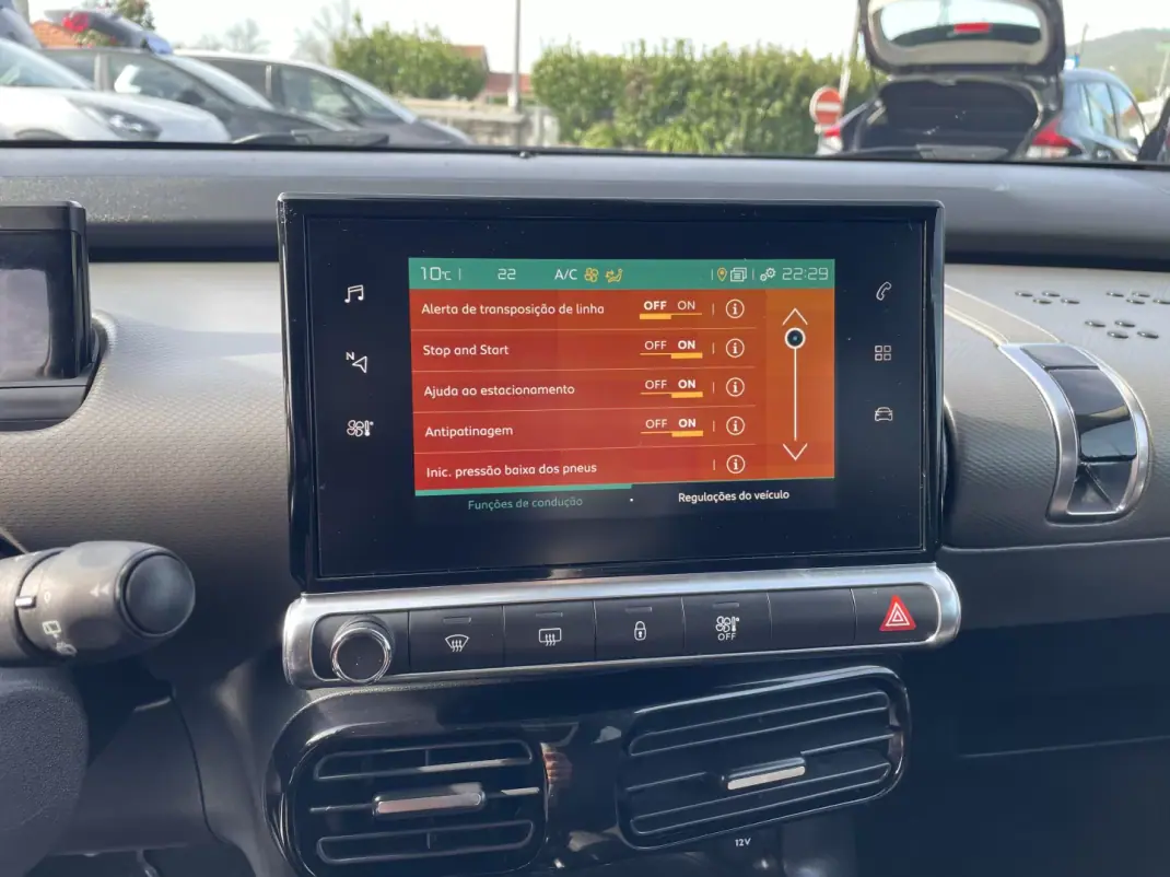 Citroën C4 Cactus 2019 - 12995 EUR, 70182 km - AUTO.MOTO.pt - 70182km - foto 30 de 37