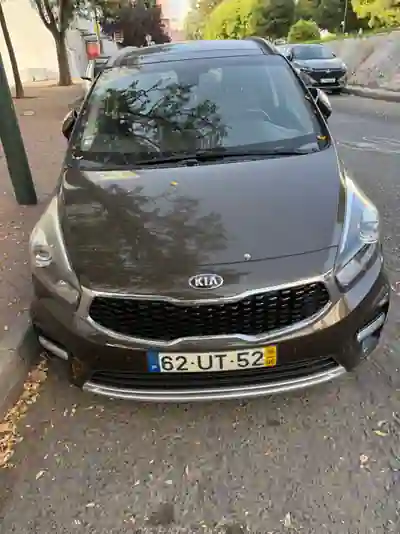 Kia Carens 2018 - 13500 EUR, 111520 km - 111520km - foto 1 de 15