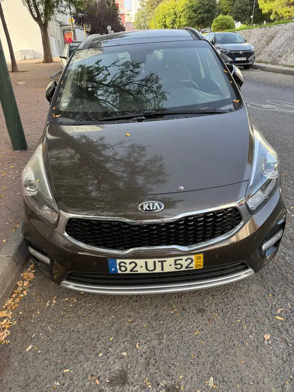 Kia Carens 1.7 CRDi ISG TX 2018 Diesel — 111 520 km · Lisboa Kia Carens 1.7 CRDi ISG TX 2018 Diesel