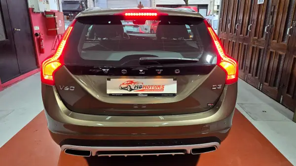 Volvo V60 Cross Country 2016 - 18180 EUR, 138731 km - AUTO.MOTO.pt - 138731km - foto 8 de 54