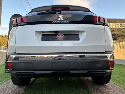 Peugeot 3008 2019 - 13900 EUR, 190000 km - AUTO.MOTO.pt - 190000km - foto 17 de 59