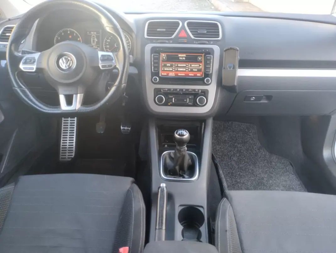 Volkswagen Scirocco 2011 - 10000 EUR, 210000 km - AUTO.MOTO.pt - 210000km - foto 20 de 30