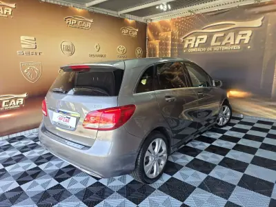 Mercedes-Benz B 180 2015 - 14490 EUR, 178000 km - AUTO.MOTO.pt - 178000km - foto 11 de 16