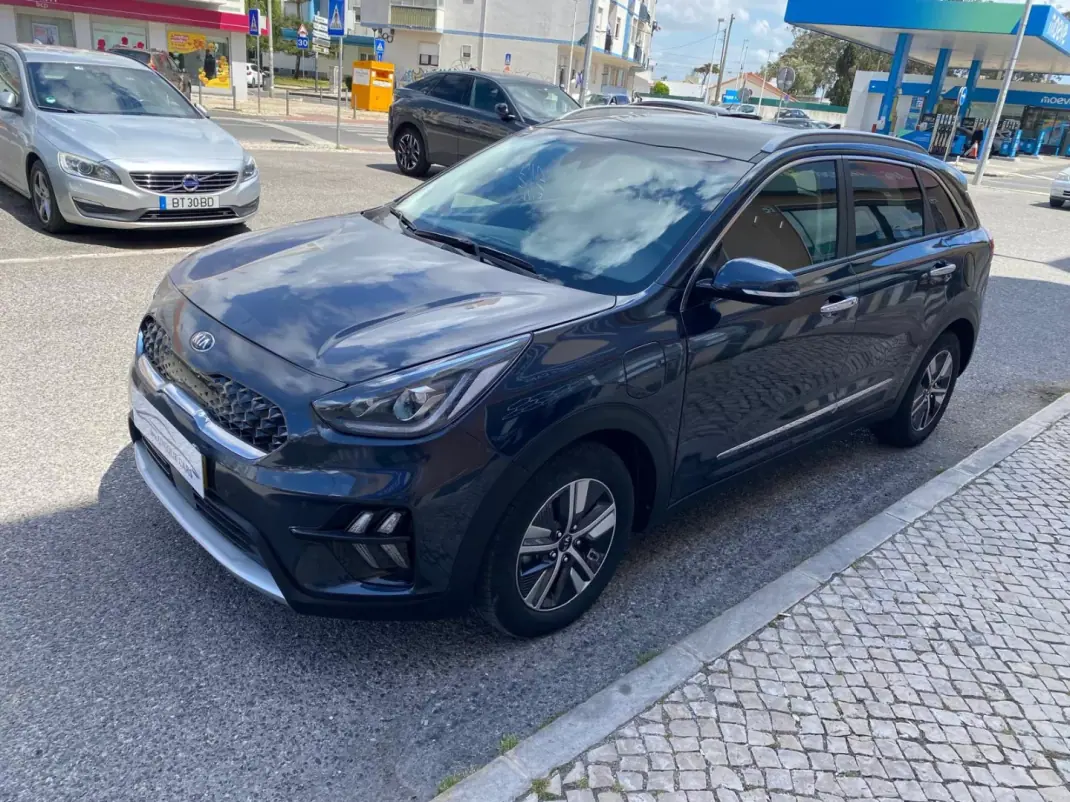 Kia Niro 2019 - 17250 EUR, 15900 km - AUTO.MOTO.pt - 15900km - foto 3 de 17