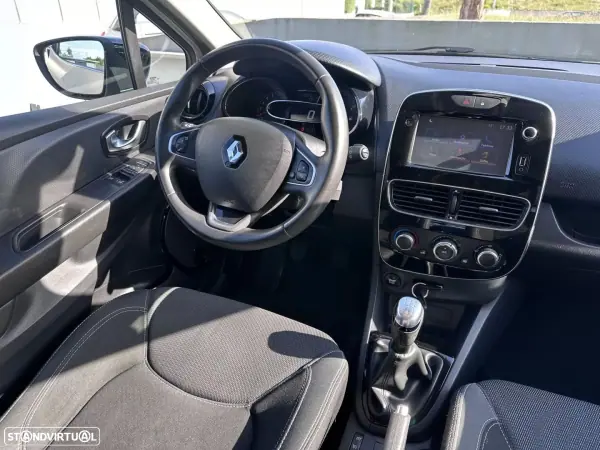 Renault Clio 2017 - 8500 EUR, 135702 km - AUTO.MOTO.pt - 135702km - foto 24 de 47
