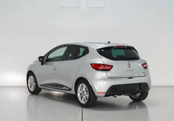 Renault Clio 2016 - 13550 EUR, 109000 km - AUTO.MOTO.pt - 109000km - foto 2 de 13