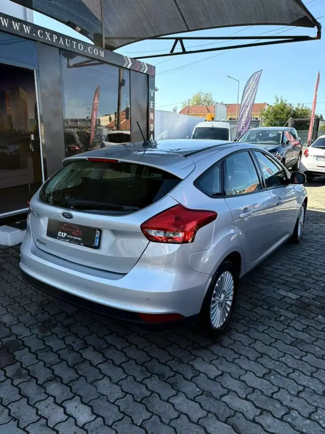 Ford Focus 2018 - 13900 EUR, 114000 km - AUTO.MOTO.pt - 114000km - foto 2 de 16