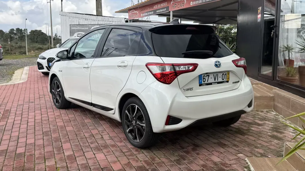 Toyota Yaris 2018 - 16990 EUR, 80000 km - AUTO.MOTO.pt - 80000km - foto 11 de 29