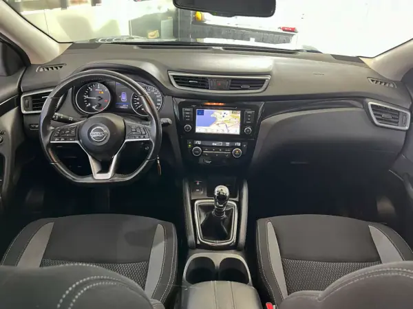 Nissan Qashqai 2019 - 16900 EUR, 120094 km - AUTO.MOTO.pt - 120094km - foto 10 de 22