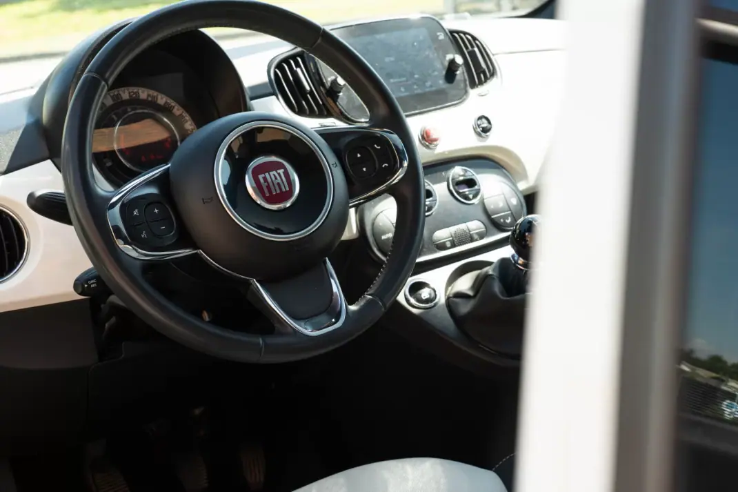 Fiat 500 2022 - 12250 EUR, 81170 km - AUTO.MOTO.pt - 81170km - foto 8 de 23