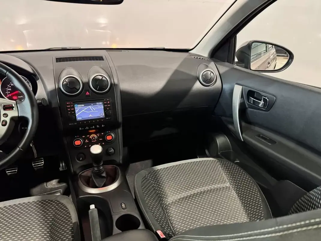 Nissan Qashqai 2009 - 8990 EUR, 201855 km - 201855km - foto 2 de 31