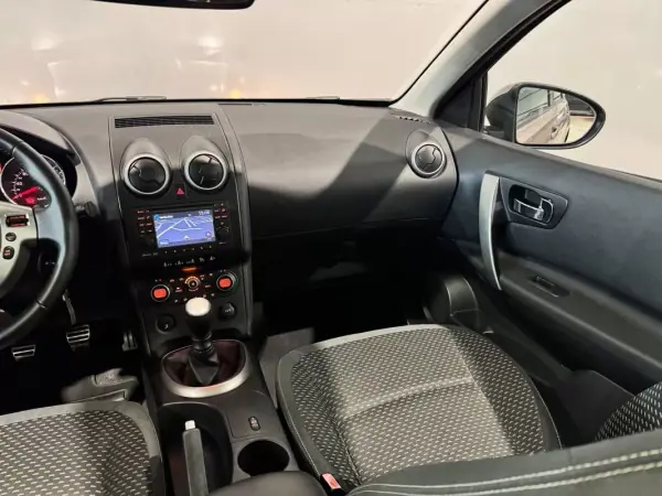 Nissan Qashqai 2009 - 8990 EUR, 201855 km - AUTO.MOTO.pt - 201855km - foto 2 de 31