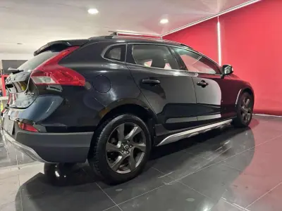 Volvo V40 Cross Country 2014 - 12750 EUR, 189500 km - AUTO.MOTO.pt - 189500km - foto 3 de 15